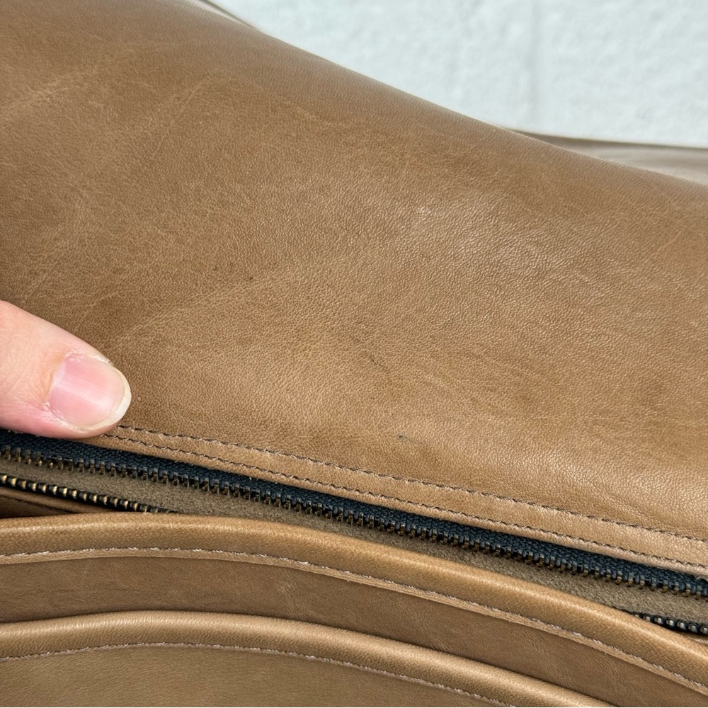 Vintage Coach Medium Saddle Pouch Crossbody Glove-Tanned Leather – Made in NYC - Picture 15 of 16